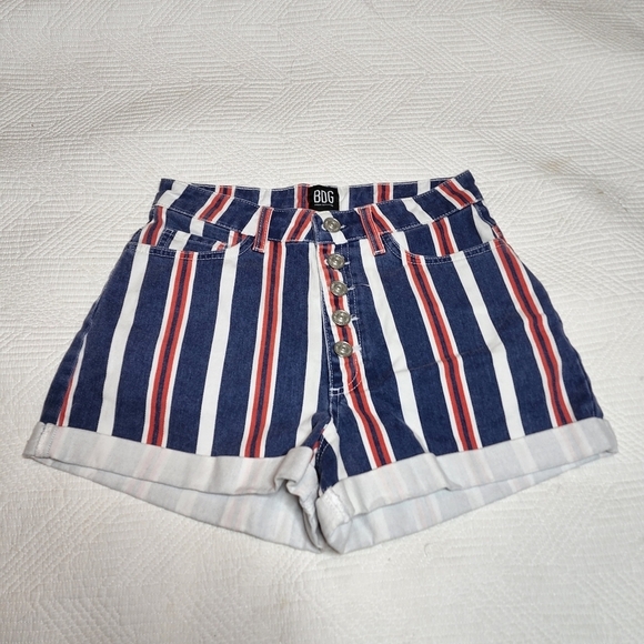 Urban Outfitters BDG mom red white blue striped denim shorts button fly sz 27 - Picture 1 of 12